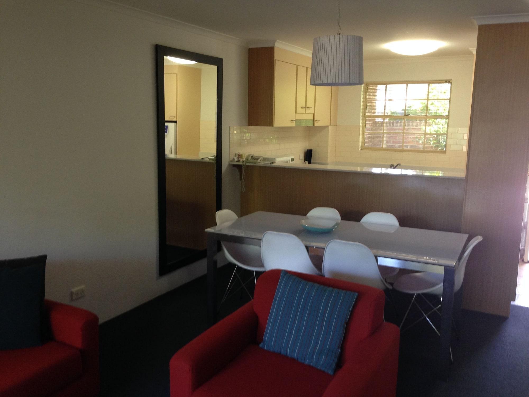 Adina Serviced Apartments Canberra Kingston Exterior photo